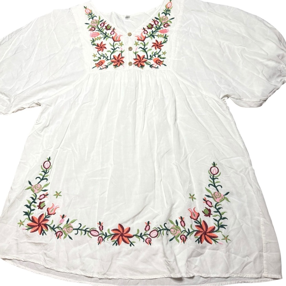 Embroidered White Floral Women's Top or Petite Dress Size Large